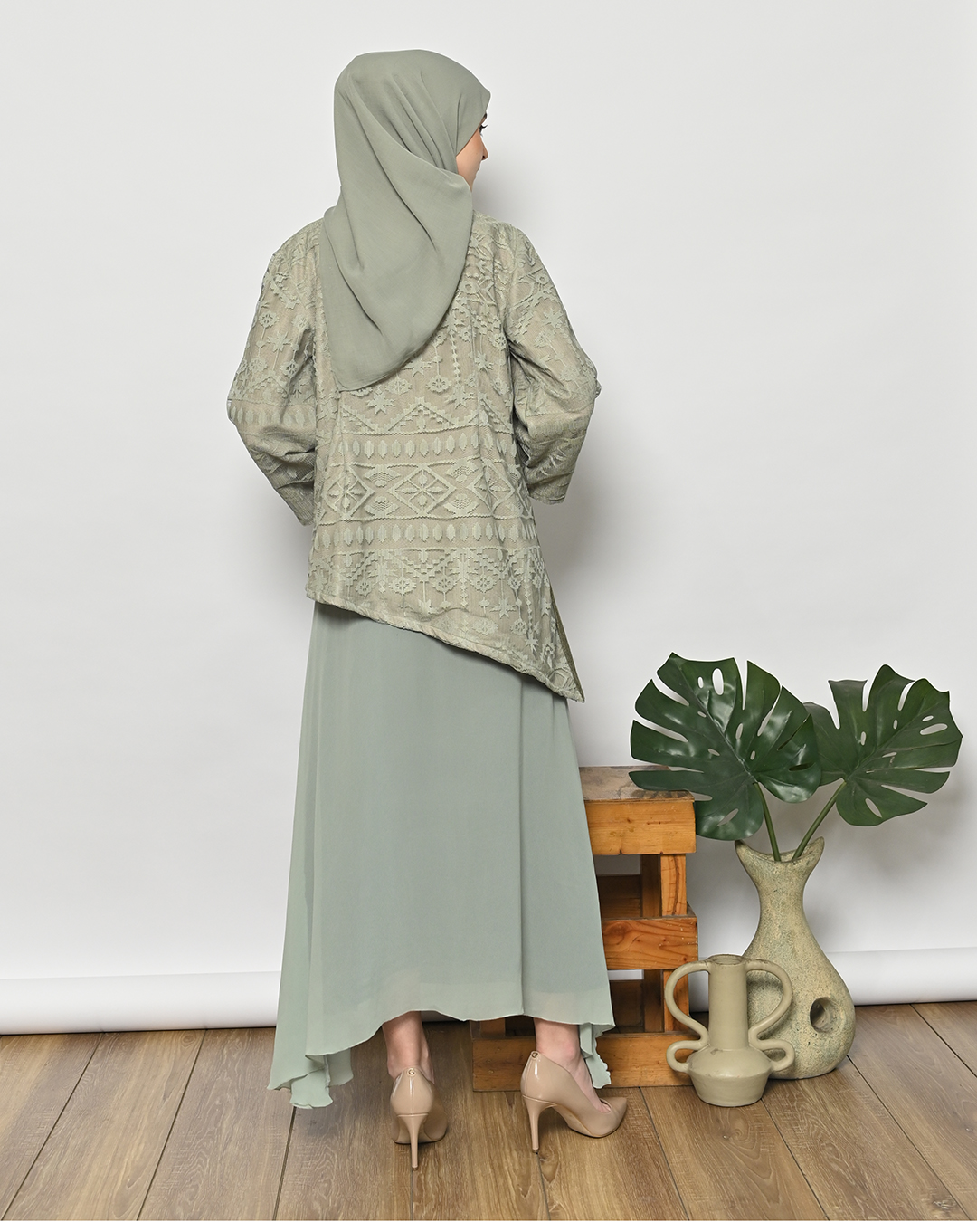 Zaira Top Hijau Sage - Image 3